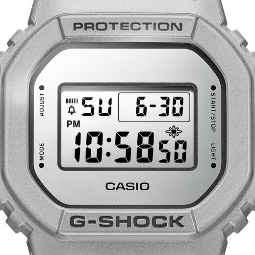 Relógio G-SHOCK modelo DW-5600FF-8ER marca Casio Man