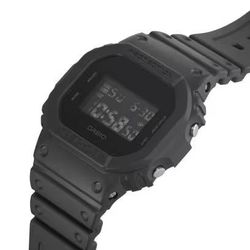 Reloj G-SHOCK modelo DW-5600UBB-1ER marca Casio Hombre