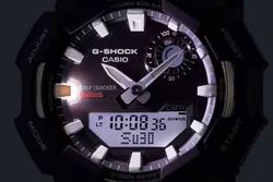 Reloj G-SHOCK modelo GA-B010-1AER marca Casio Hombre