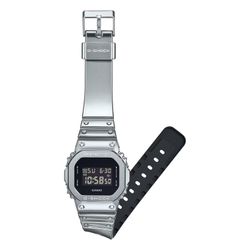 Reloj G-SHOCK modelo GM-5600YM-8ER marca Casio Hombre