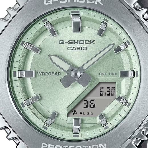 Reloj G-SHOCK modelo GM-S2110-3AER marca Casio MUJER