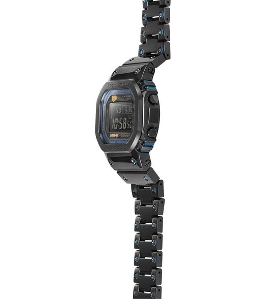Montre G-SHOCK modèle MRG-B5000BA-1DR de la marque Casio Man